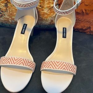 🧡🤍Brand New Nine West Sandal